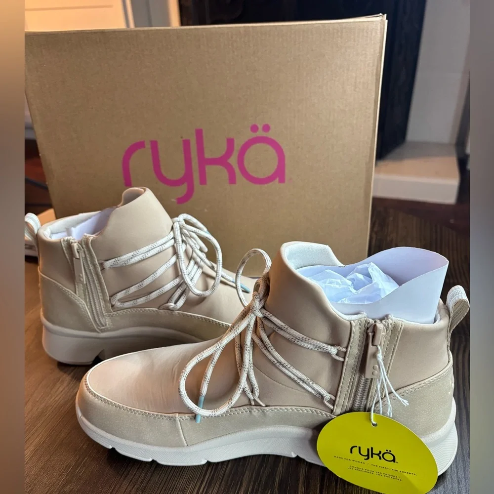 BNWT fRykä Charisma Ankle Bootie Brand New w/tags. Size 10 M Latte Brown Nylon - Picture 5 of 7